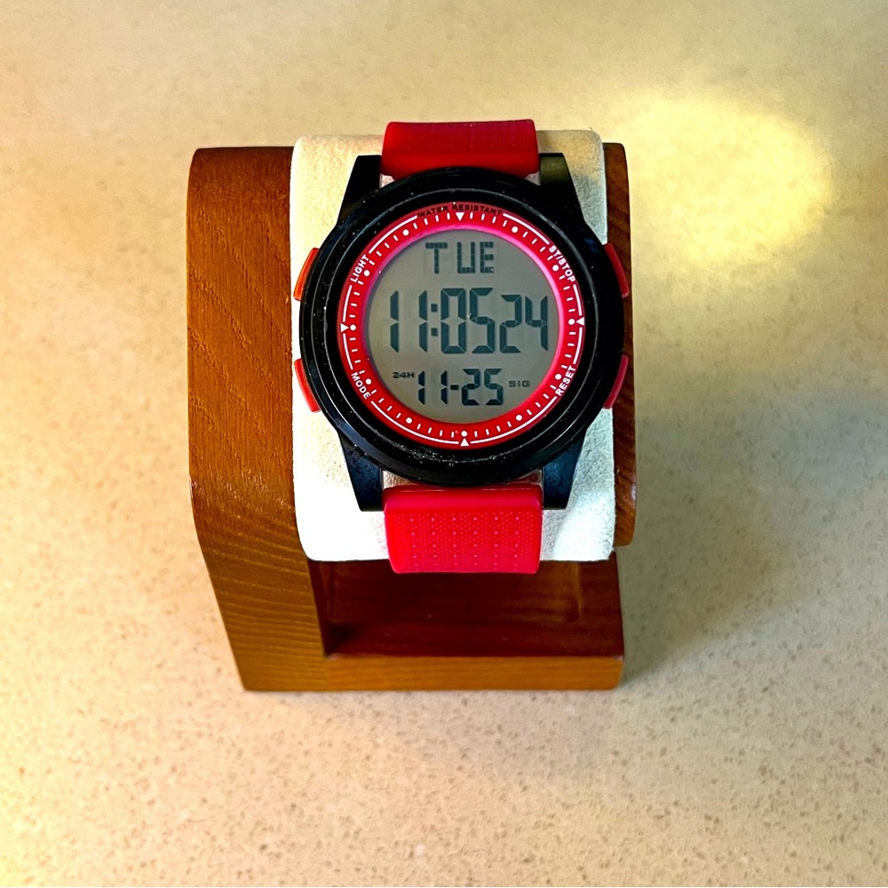 Laverado‎ Slim Digital Watch L6655